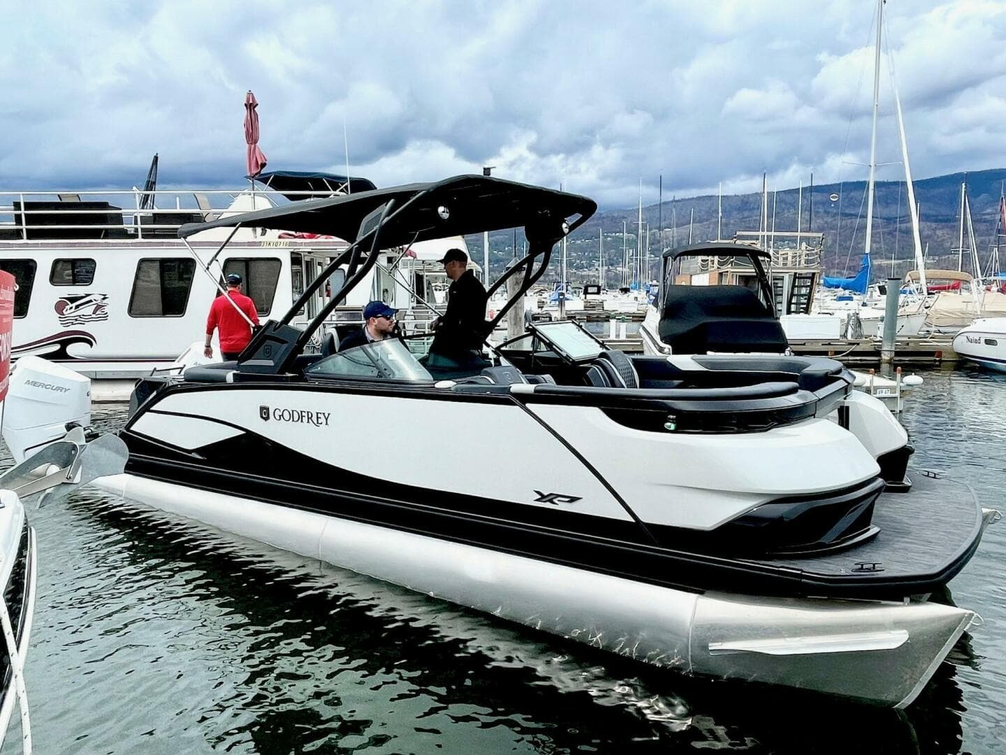 2024 Godfrey Xp 2700 W Twin — photo 9