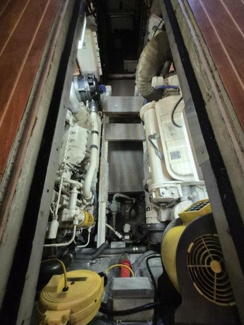 2002 Silverton 38 Convertible — photo 44