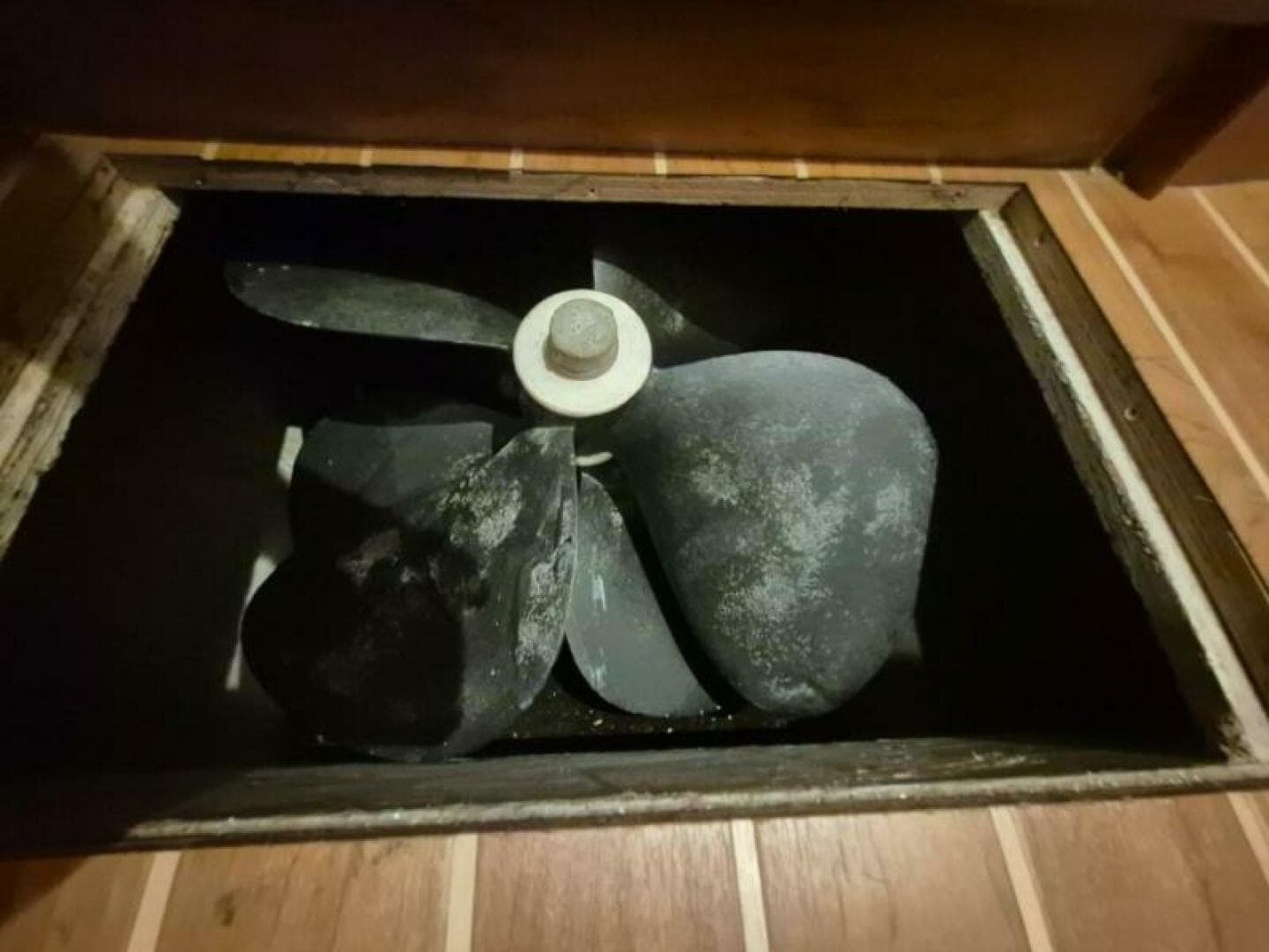 2002 Silverton 38 Convertible — photo 34