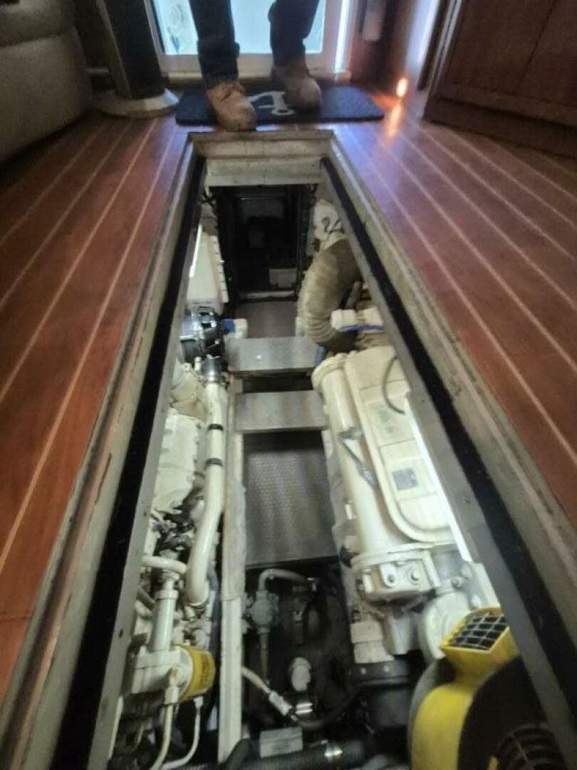 2002 Silverton 38 Convertible — photo 46