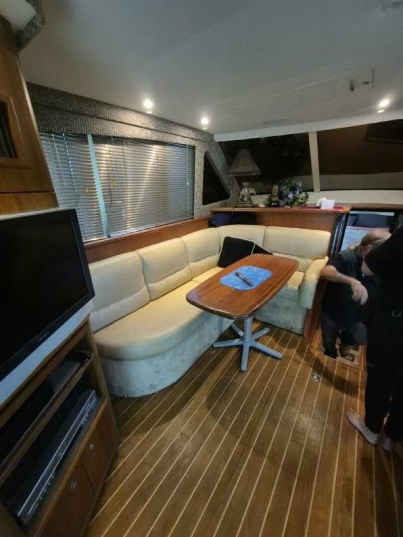 2002 Silverton 38 Convertible — photo 50