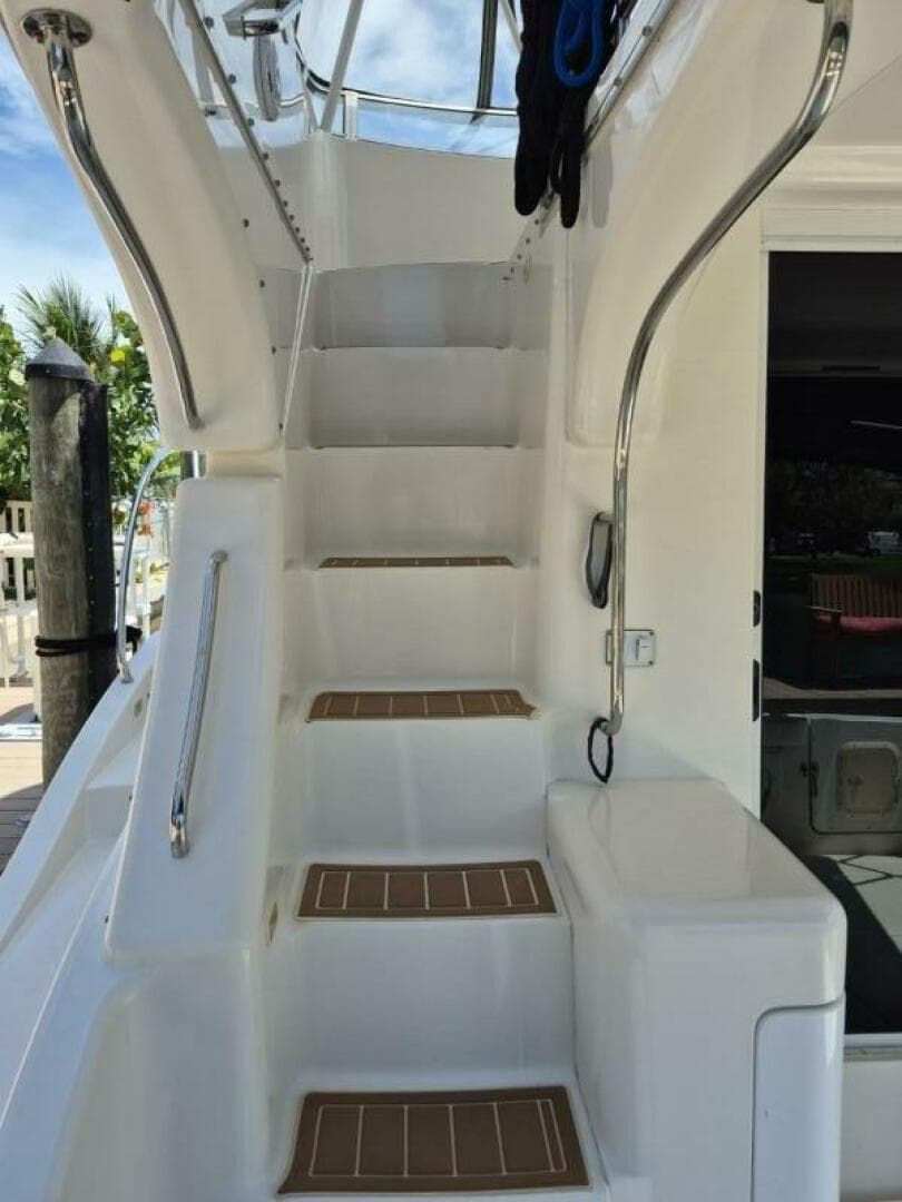 2002 Silverton 38 Convertible — photo 8