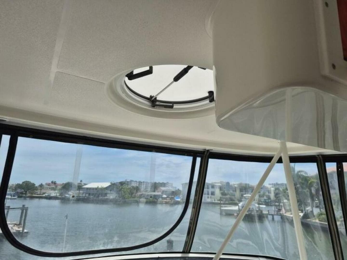 2002 Silverton 38 Convertible — photo 18