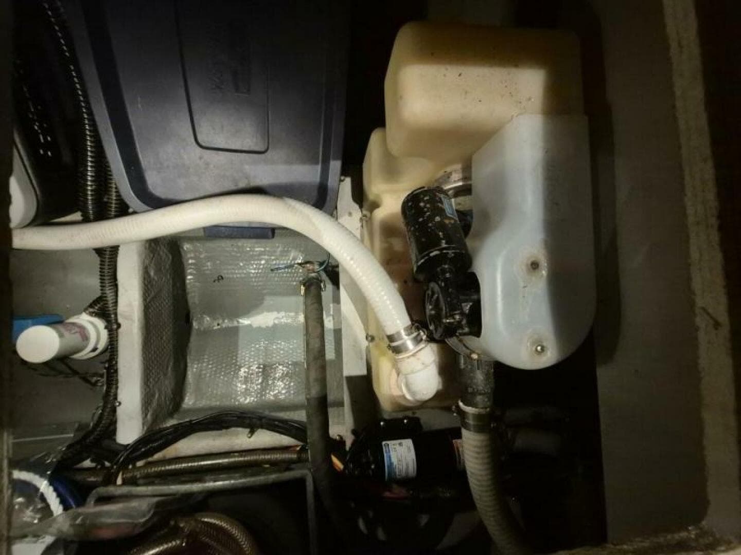 2002 Silverton 38 Convertible — photo 37