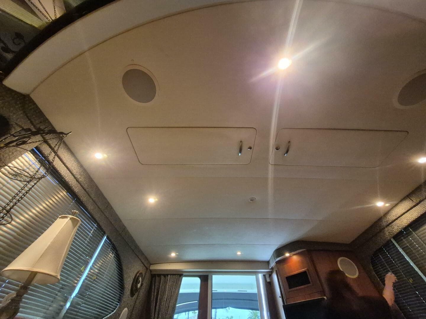 2002 Silverton 38 Convertible — photo 39