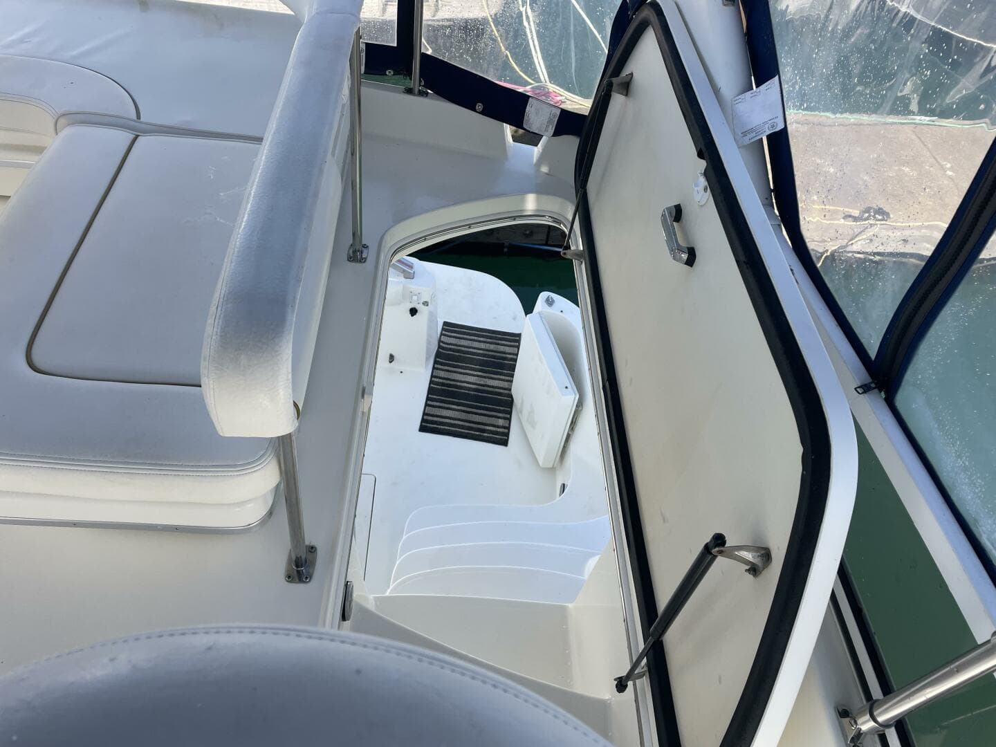 2000 Sea Ray 400 Sedan Bridge — photo 47