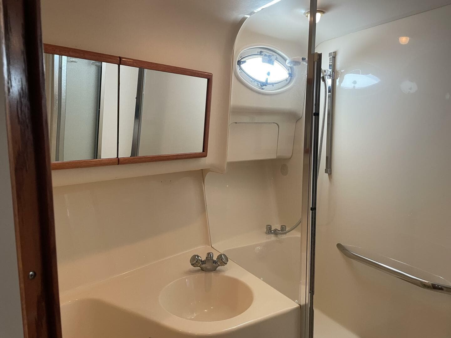 2000 Sea Ray 400 Sedan Bridge — photo 95