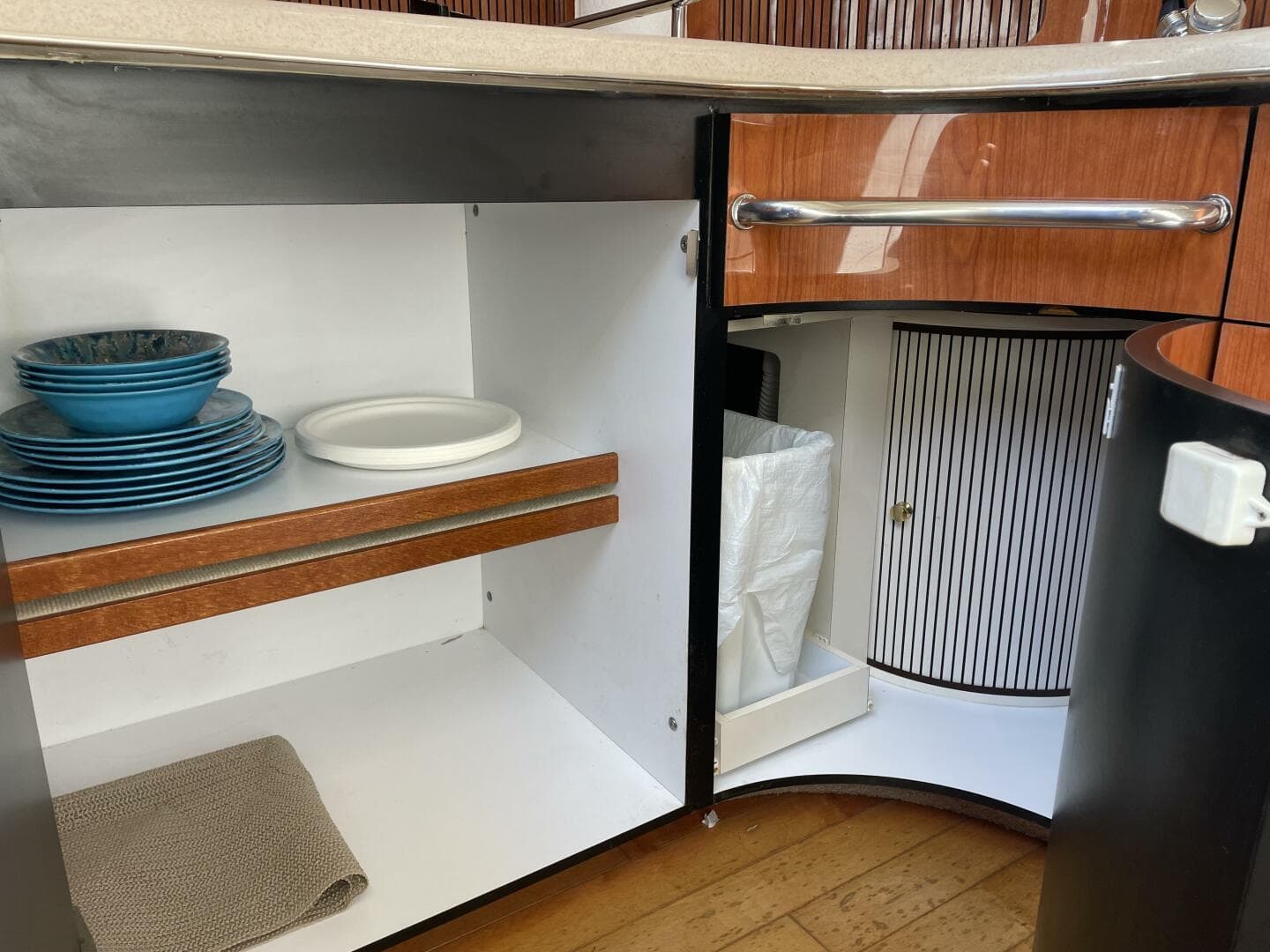 2000 Sea Ray 400 Sedan Bridge — photo 78