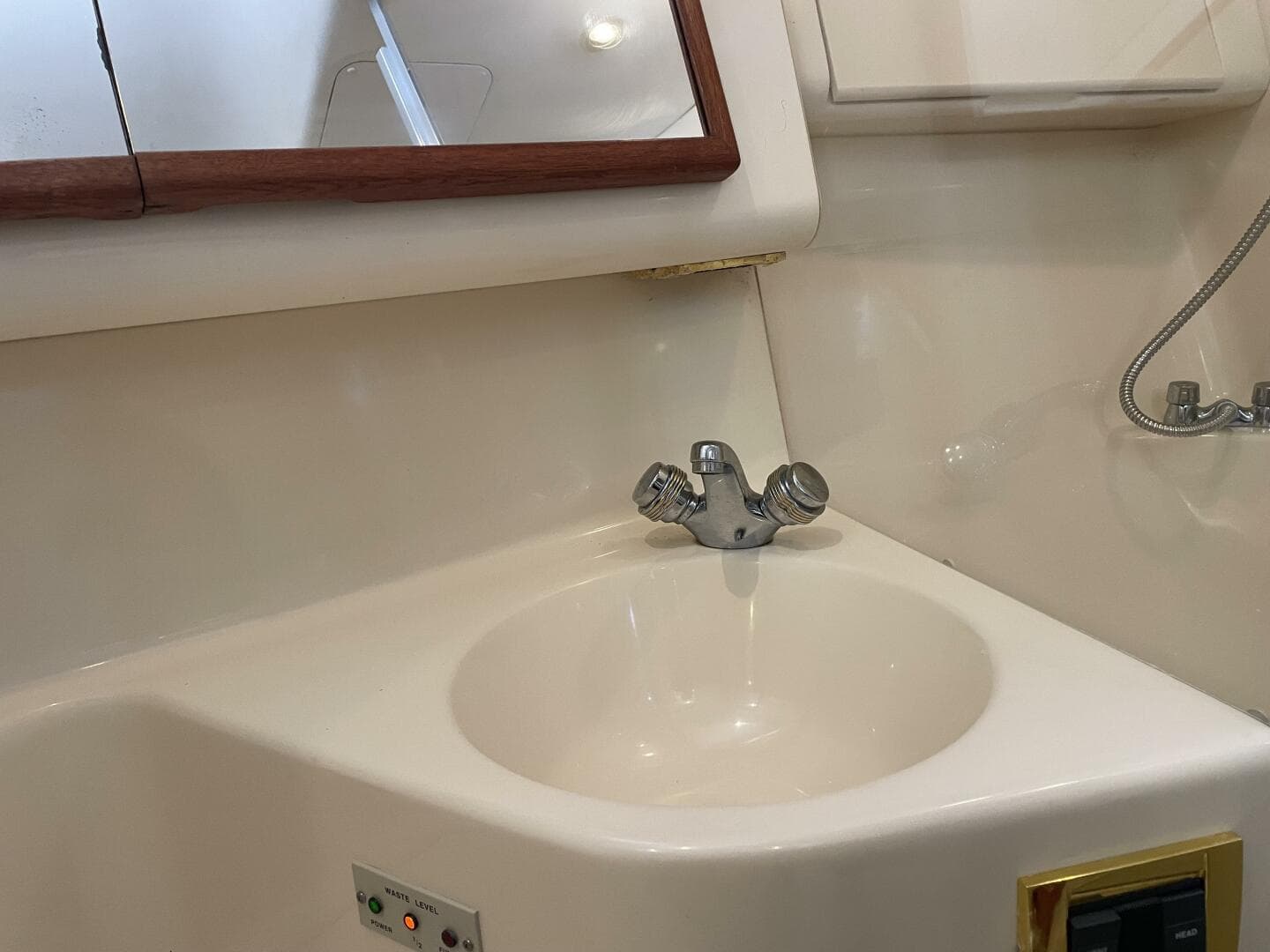 2000 Sea Ray 400 Sedan Bridge — photo 108