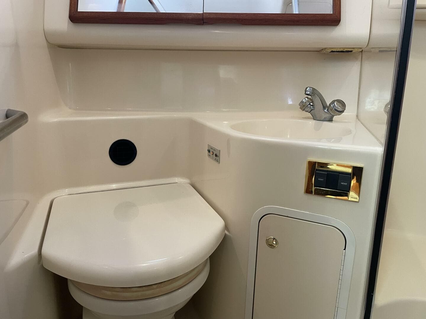 2000 Sea Ray 400 Sedan Bridge — photo 106