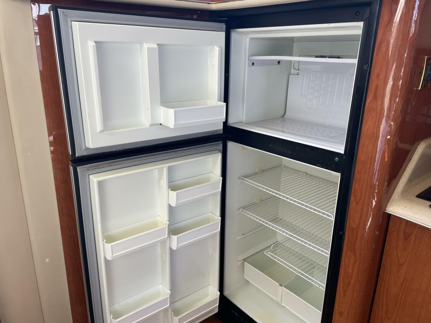 2000 Sea Ray 400 Sedan Bridge — photo 73