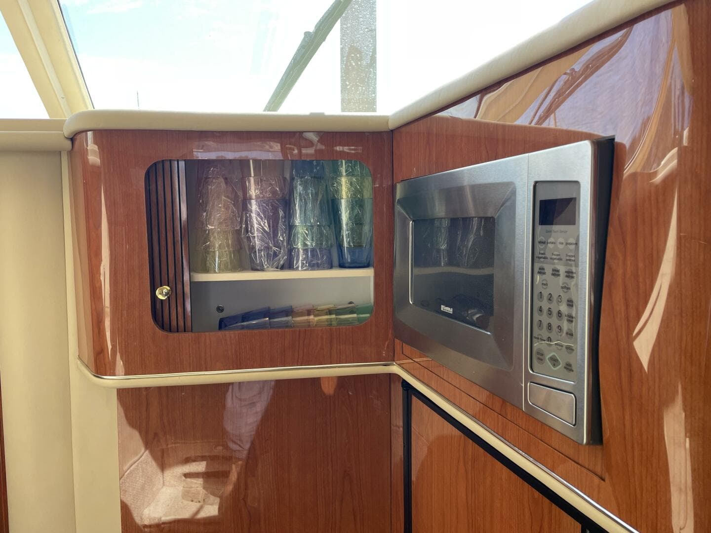 2000 Sea Ray 400 Sedan Bridge — photo 66