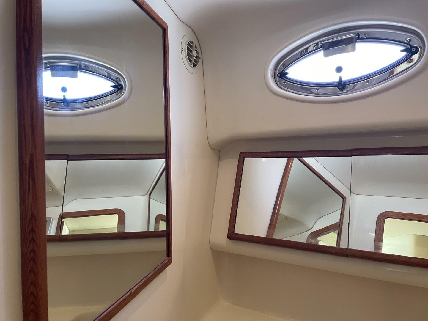 2000 Sea Ray 400 Sedan Bridge — photo 103