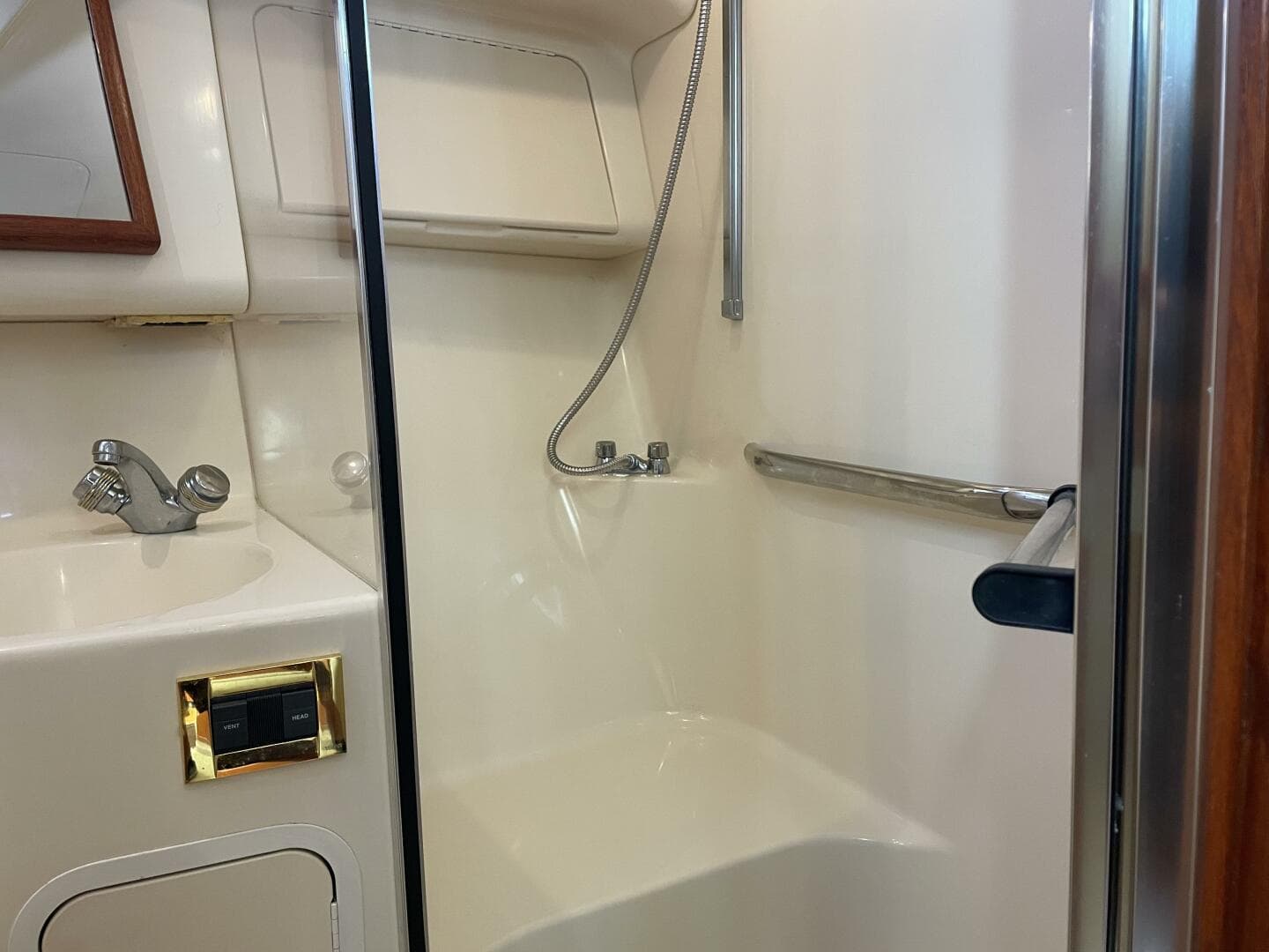 2000 Sea Ray 400 Sedan Bridge — photo 105