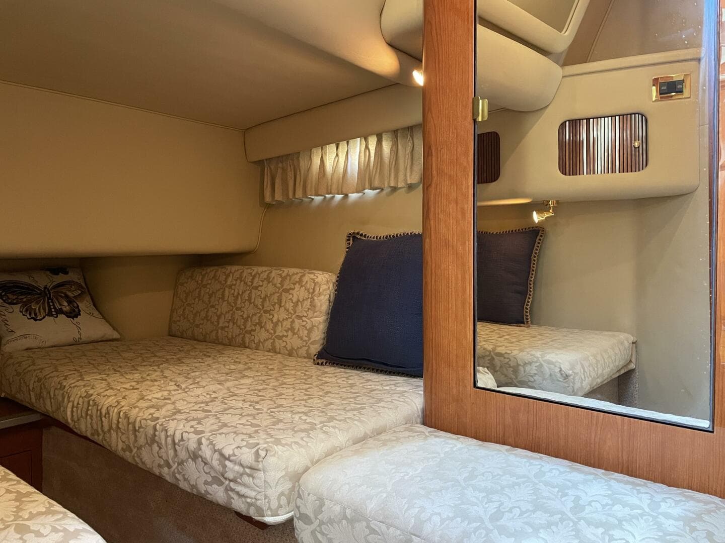 2000 Sea Ray 400 Sedan Bridge — photo 102