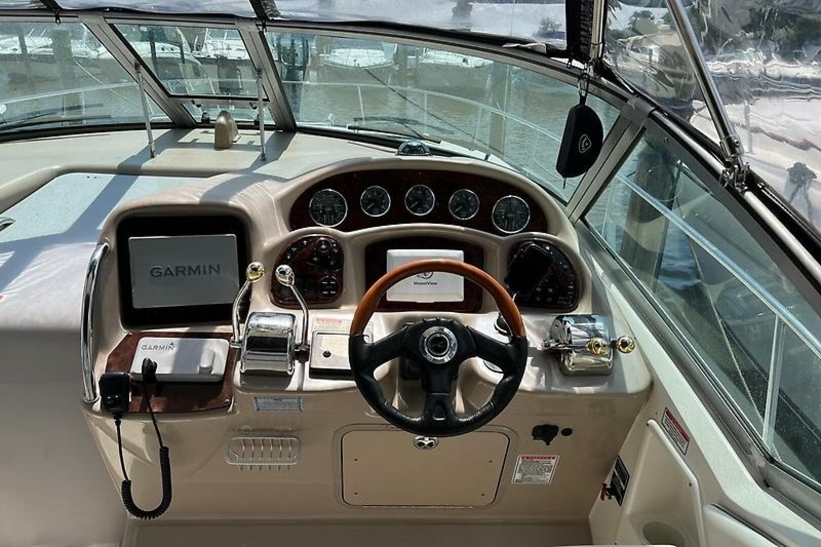 2004 Sea Ray 320 Sundancer — photo 11