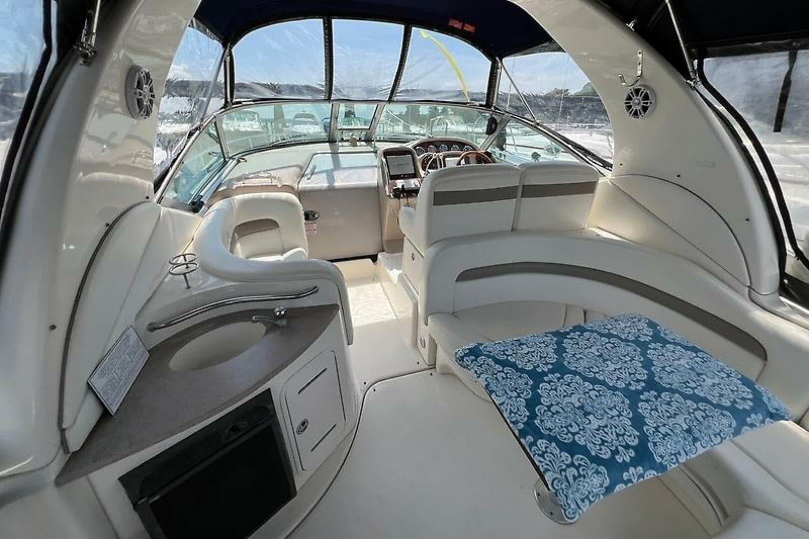 2004 Sea Ray 320 Sundancer — photo 8