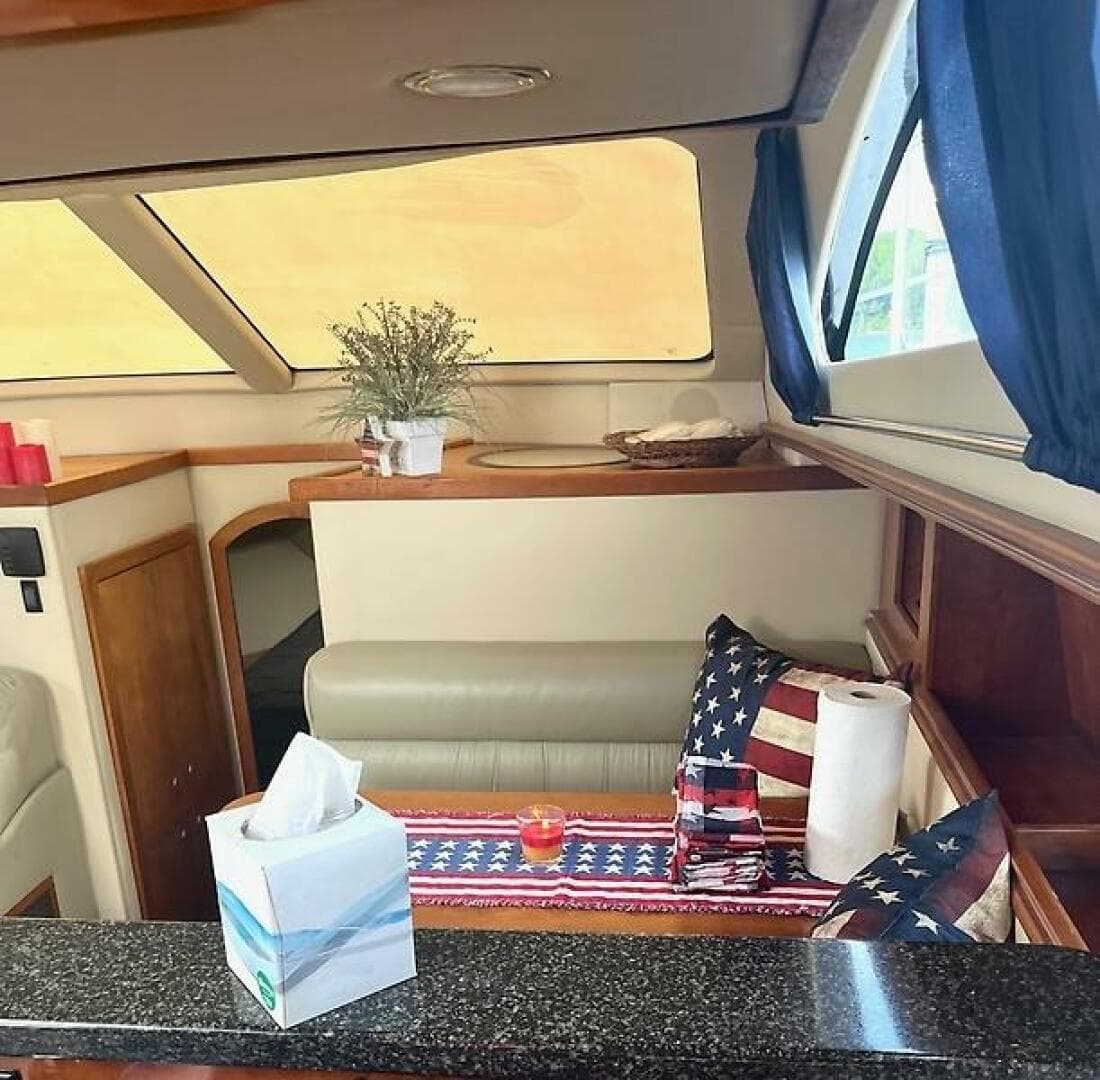 2004 Cruisers Yachts 405 Express — photo 14