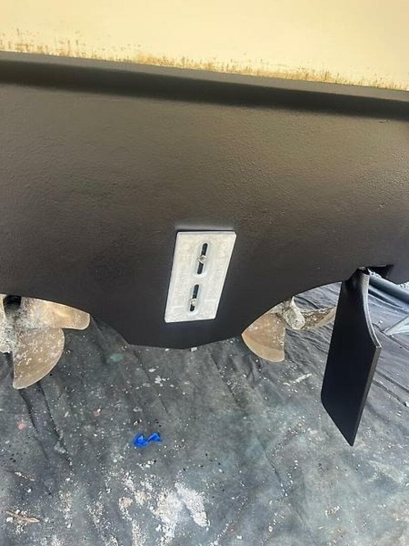 2004 Cruisers Yachts 405 Express — photo 32