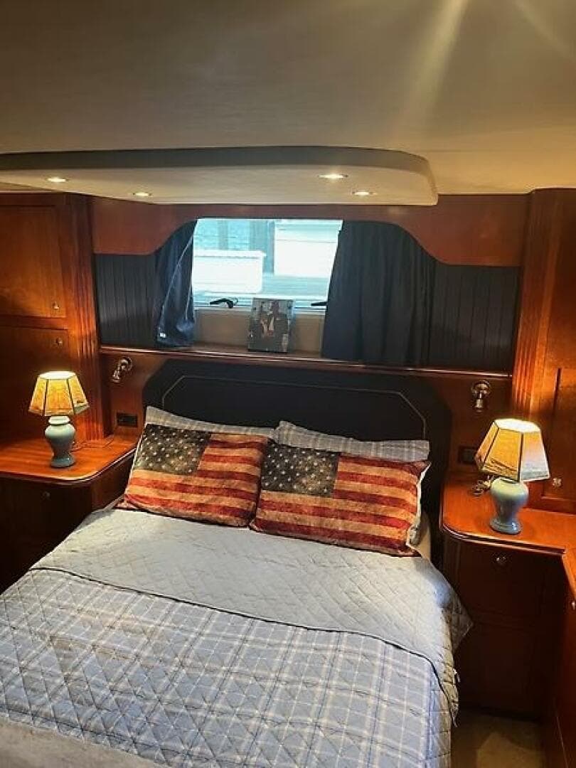 2004 Cruisers Yachts 405 Express — photo 23