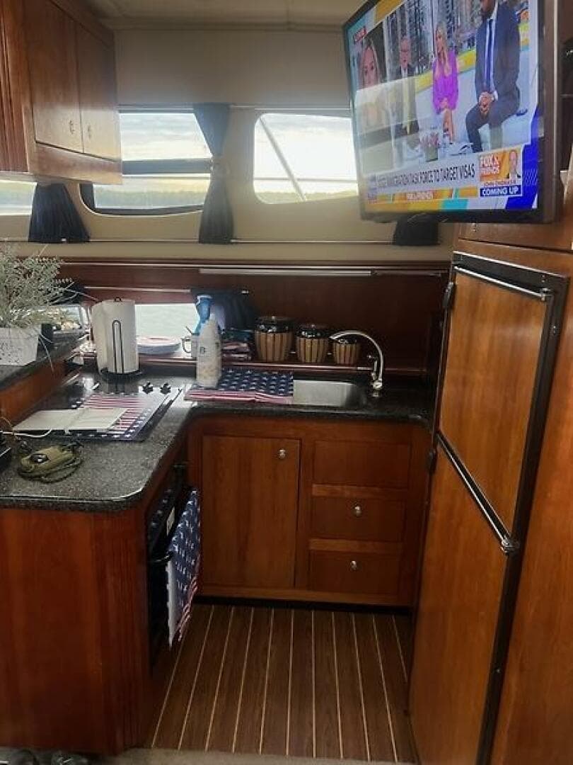 2004 Cruisers Yachts 405 Express — photo 10