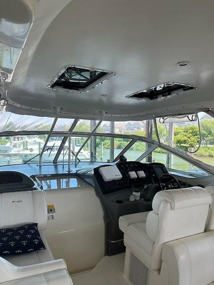 2004 Cruisers Yachts 405 Express — photo 5