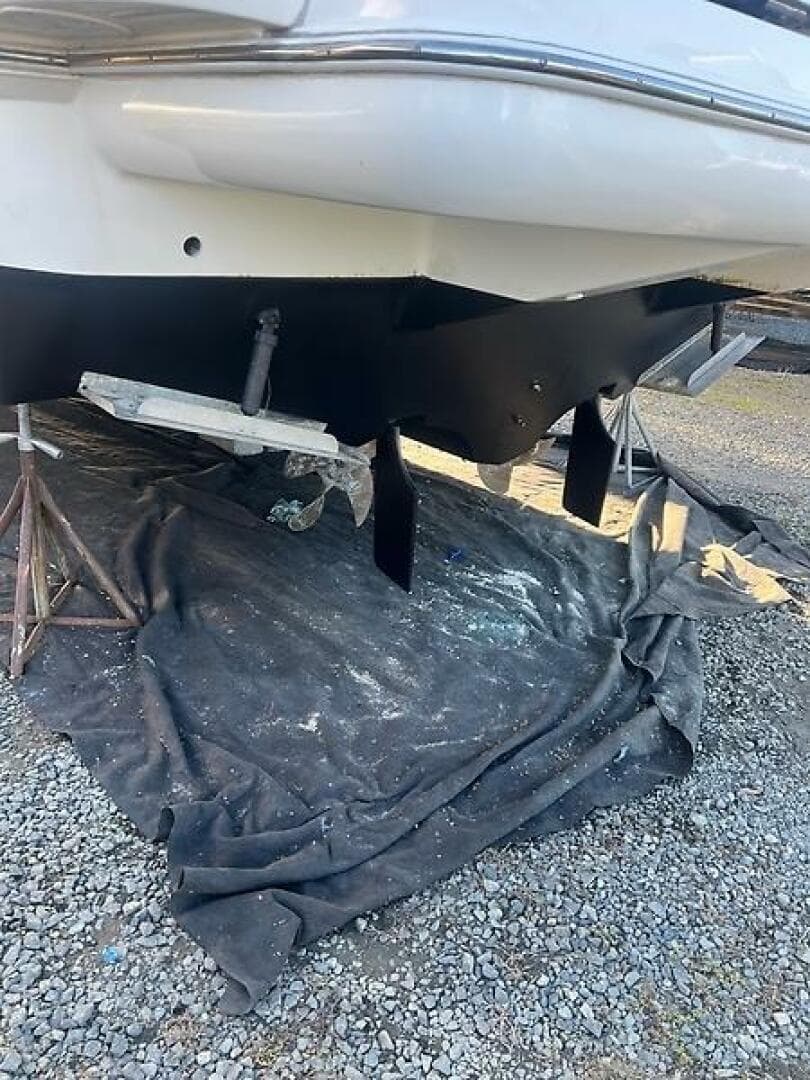 2004 Cruisers Yachts 405 Express — photo 31