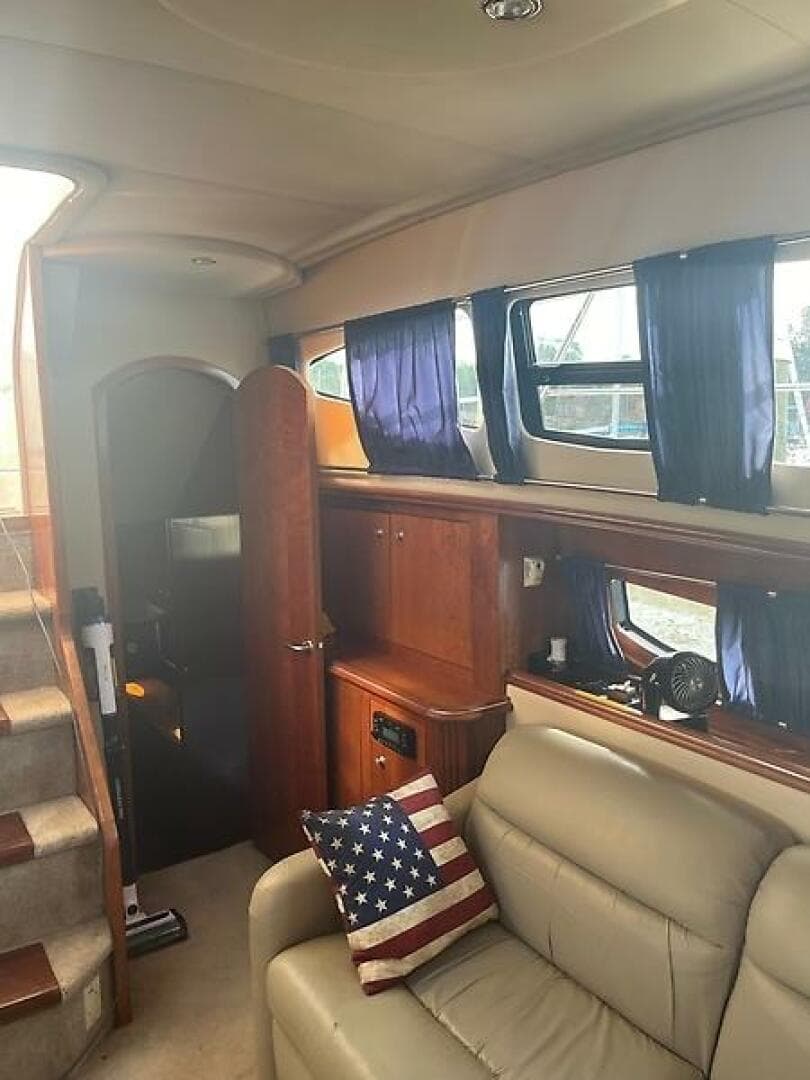 2004 Cruisers Yachts 405 Express — photo 12