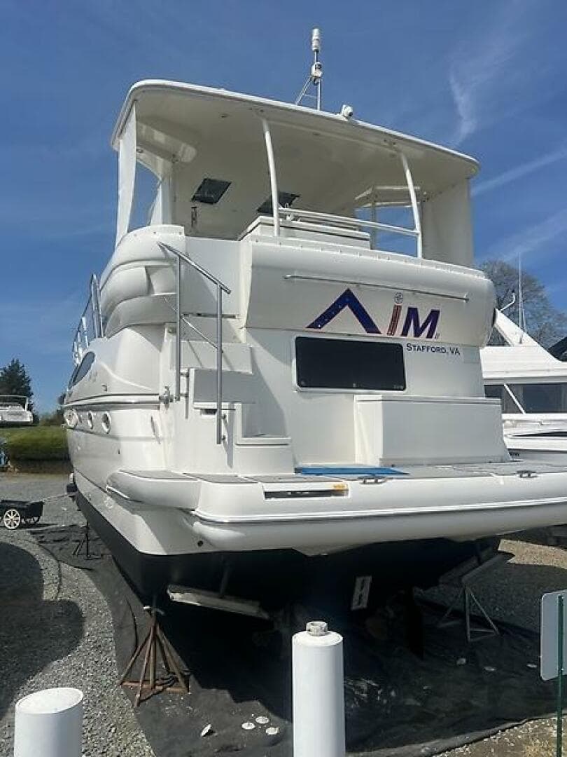 2004 Cruisers Yachts 405 Express — photo 4