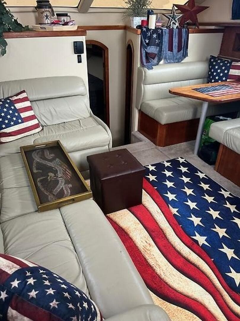 2004 Cruisers Yachts 405 Express — photo 25