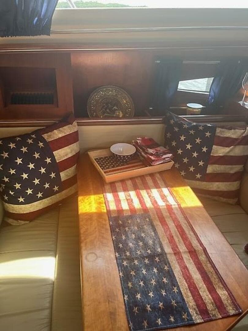 2004 Cruisers Yachts 405 Express — photo 26