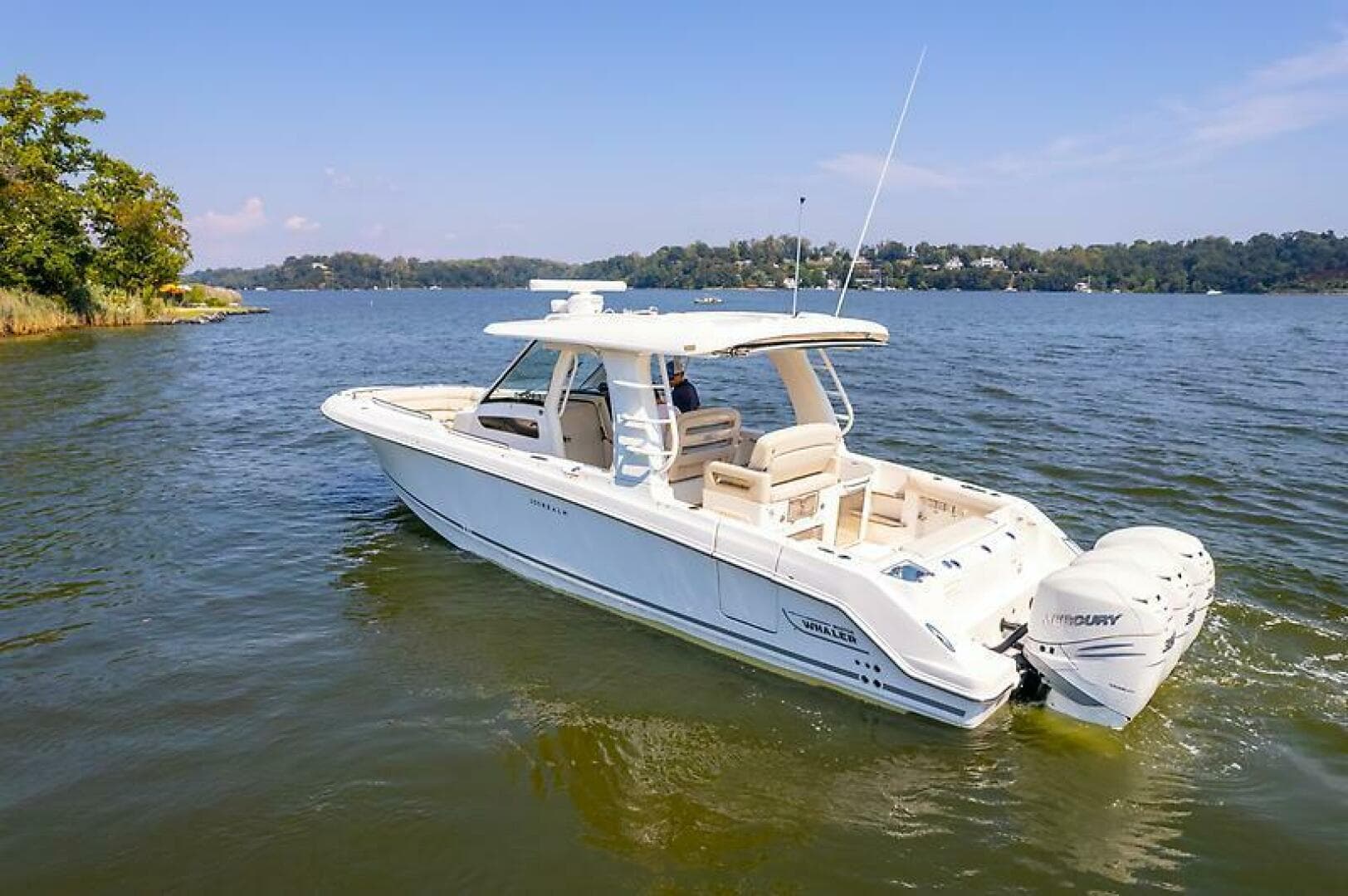 2018 Boston Whaler 350 Realm — photo 24