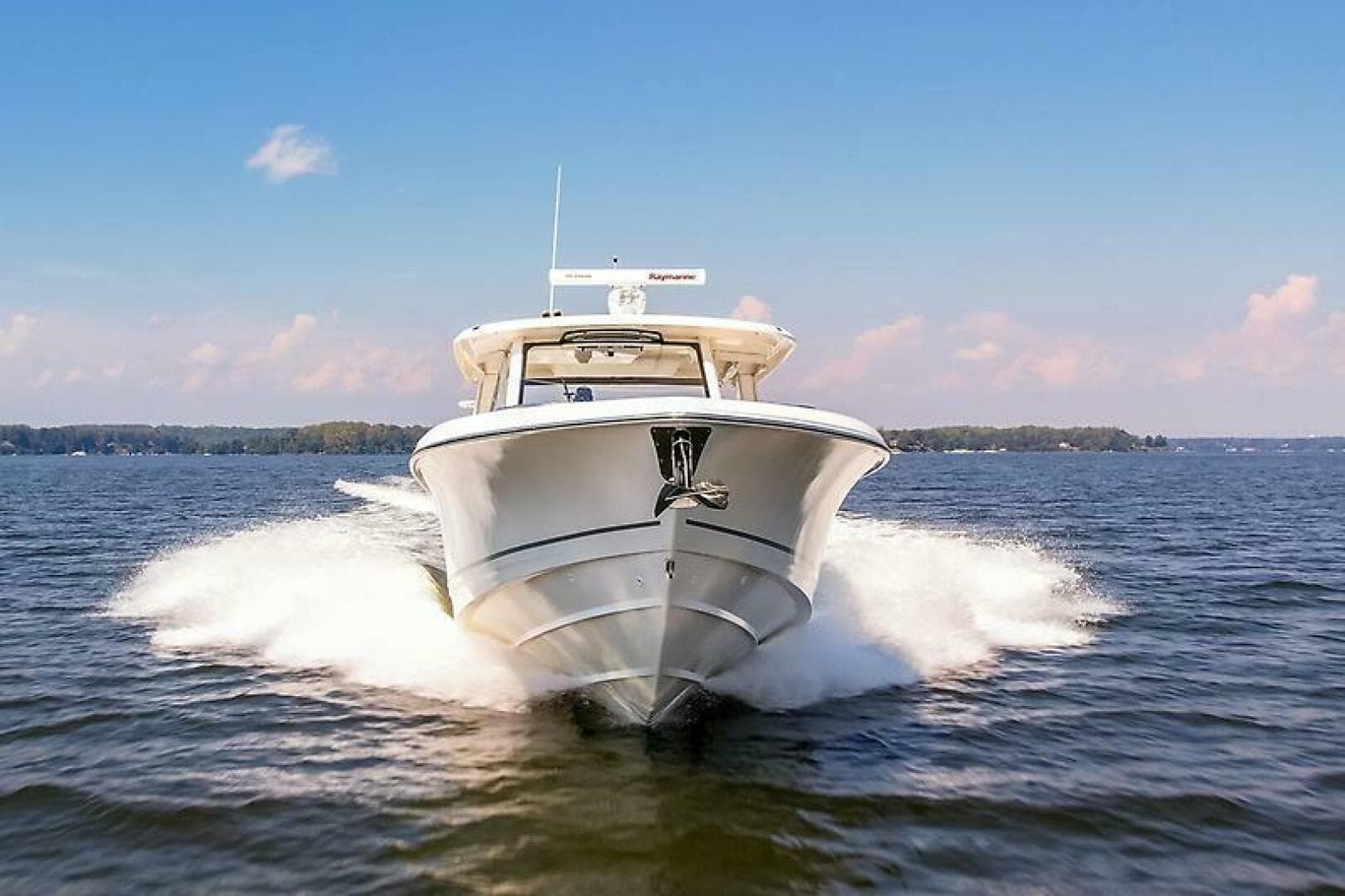 2018 Boston Whaler 350 Realm — photo 6