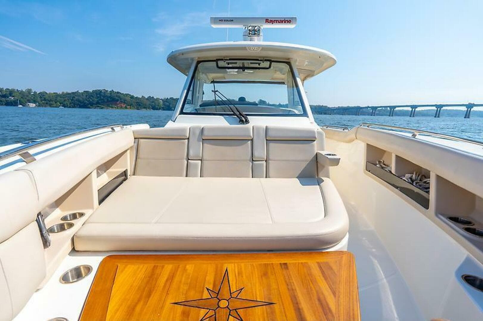 2018 Boston Whaler 350 Realm — photo 37