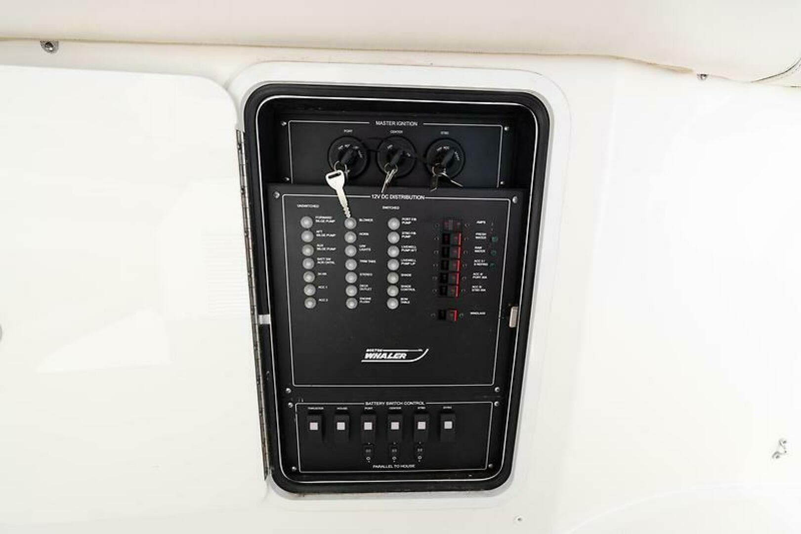 2018 Boston Whaler 350 Realm — photo 46