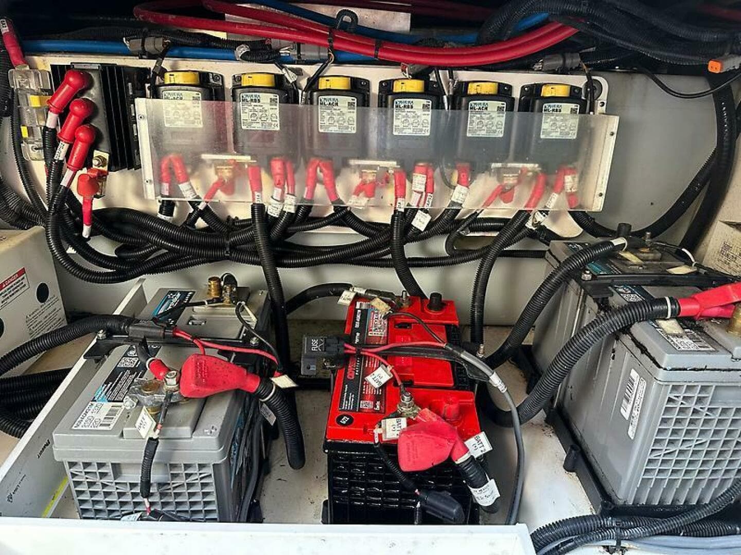 2018 Boston Whaler 350 Realm — photo 48