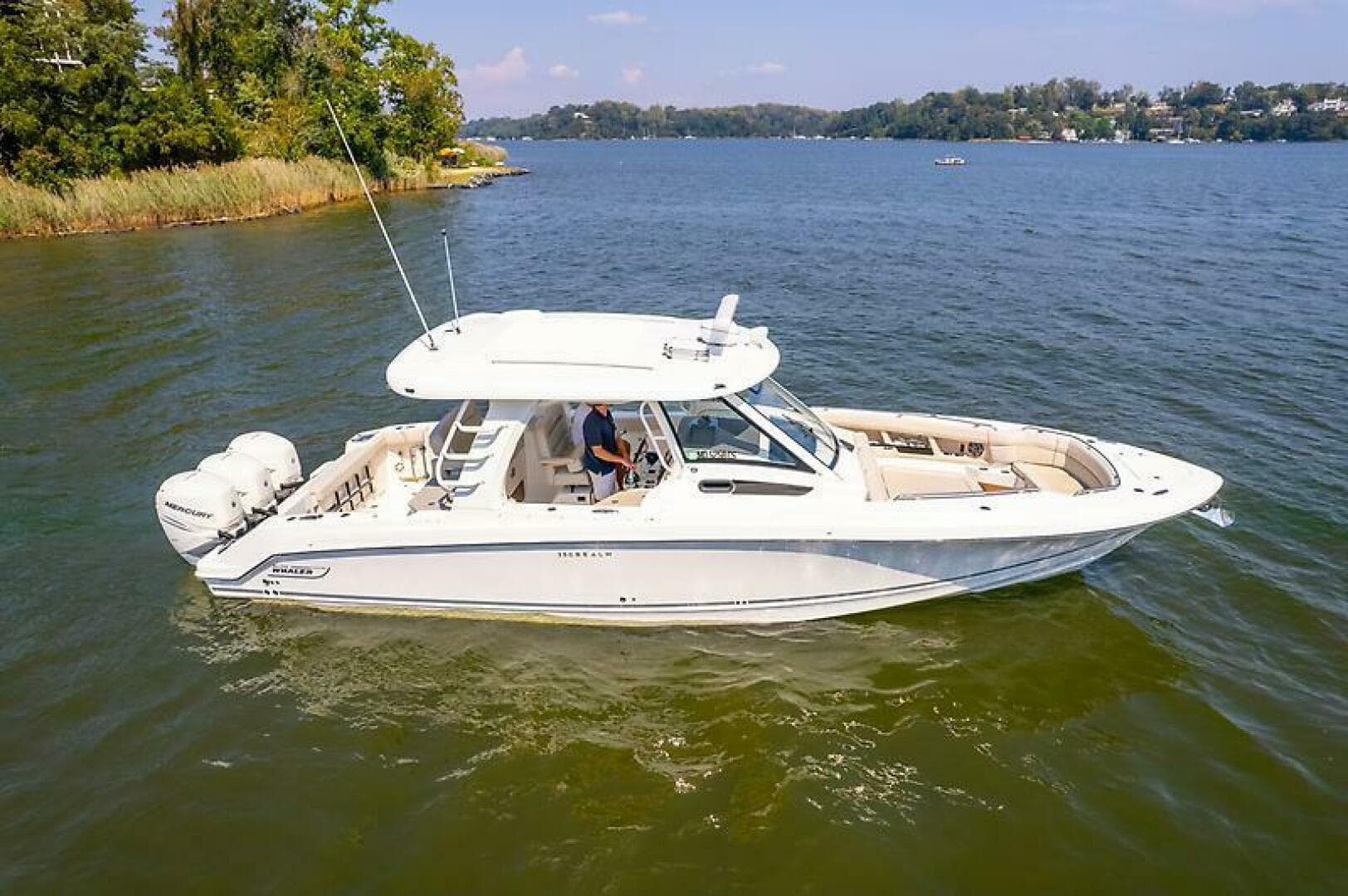 2018 Boston Whaler 350 Realm — photo 22