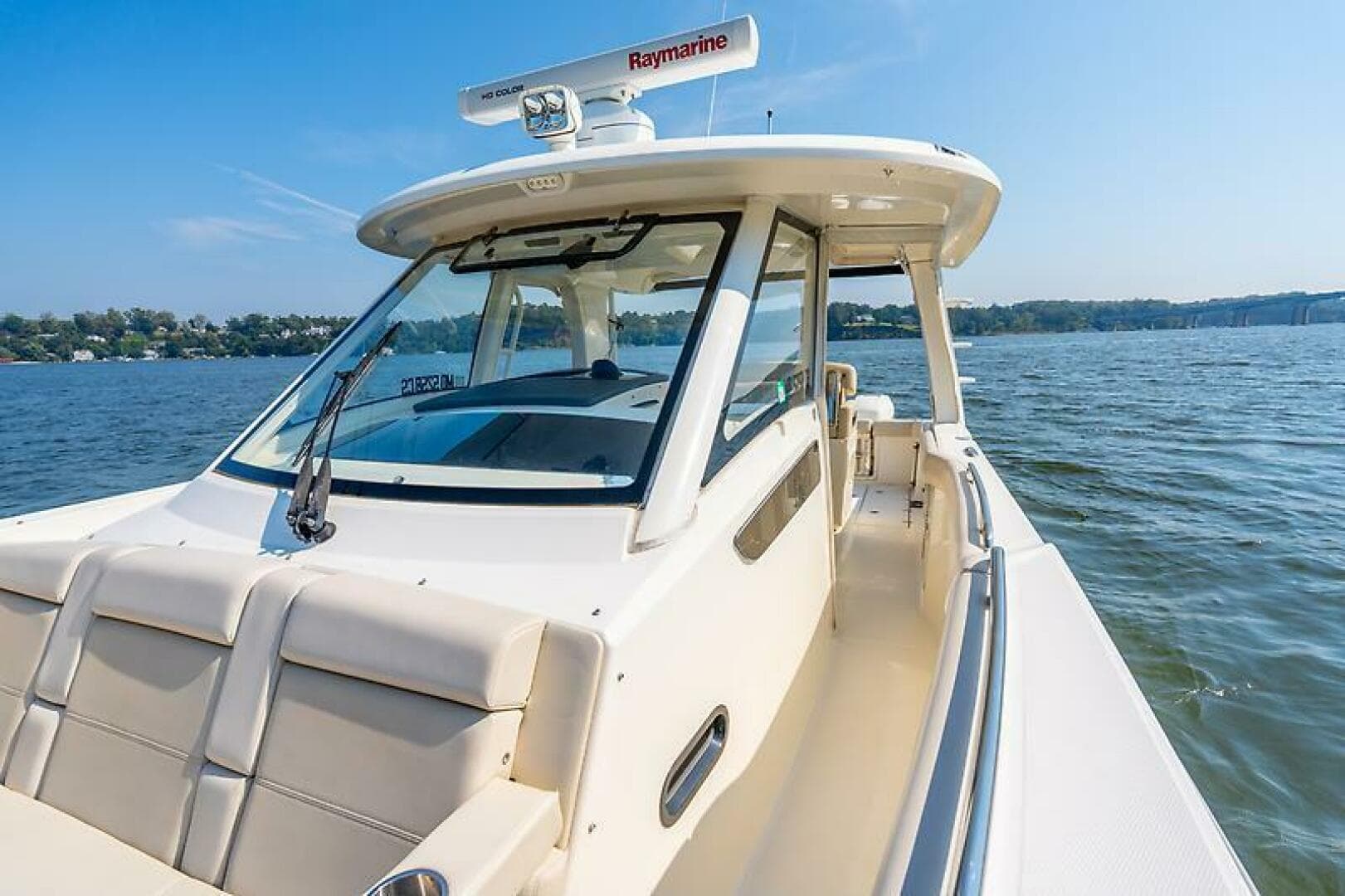 2018 Boston Whaler 350 Realm — photo 38