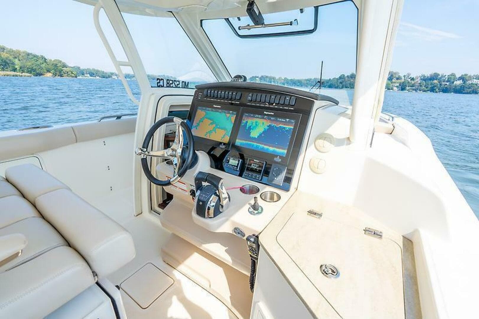 2018 Boston Whaler 350 Realm — photo 30