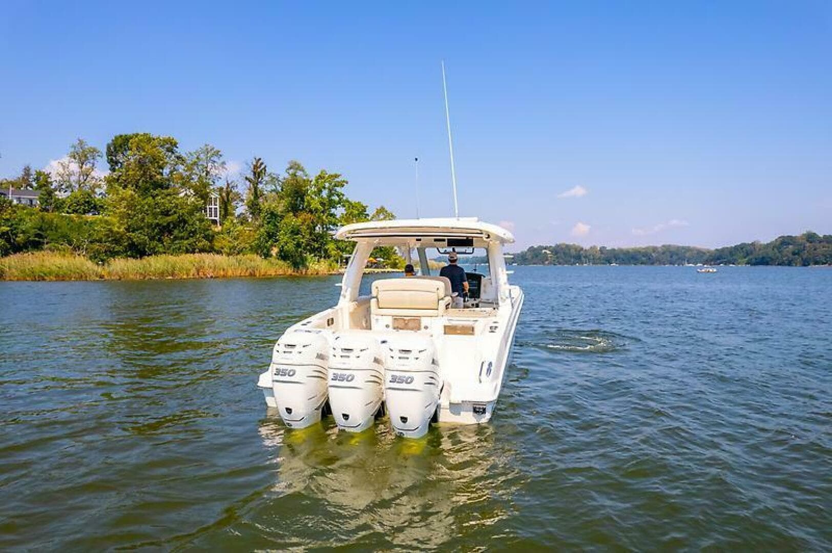 2018 Boston Whaler 350 Realm — photo 15