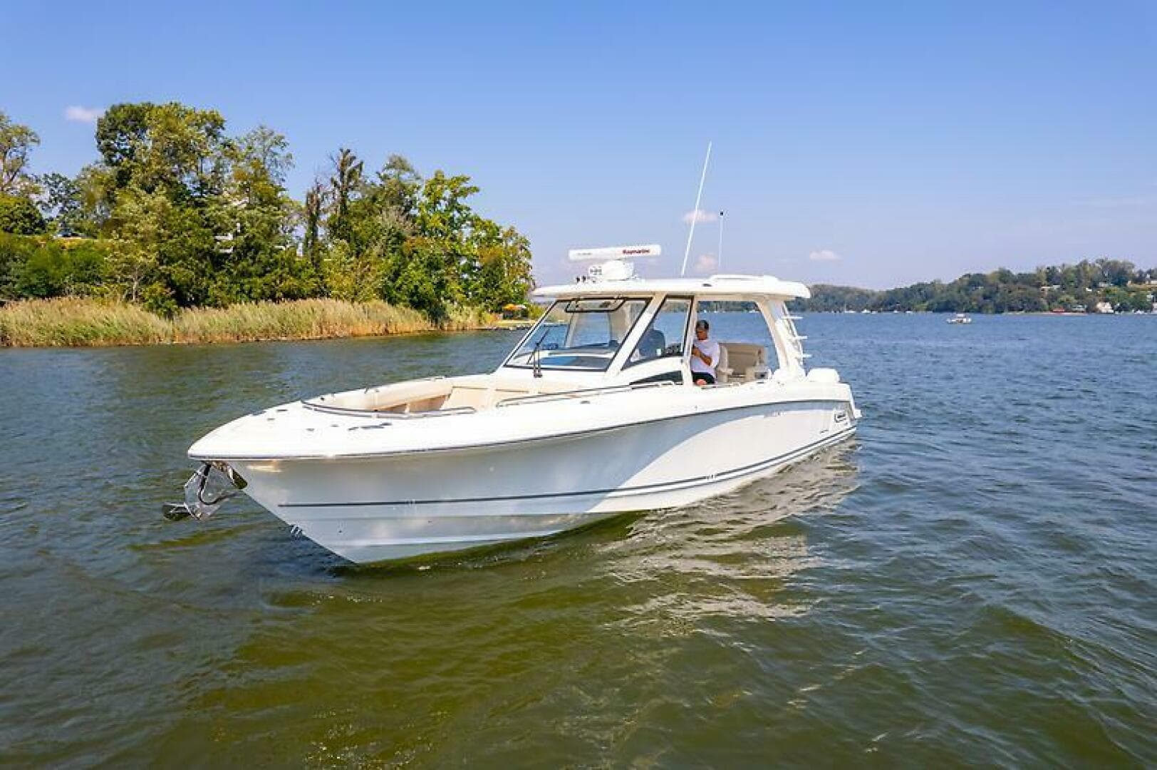 2018 Boston Whaler 350 Realm — photo 18