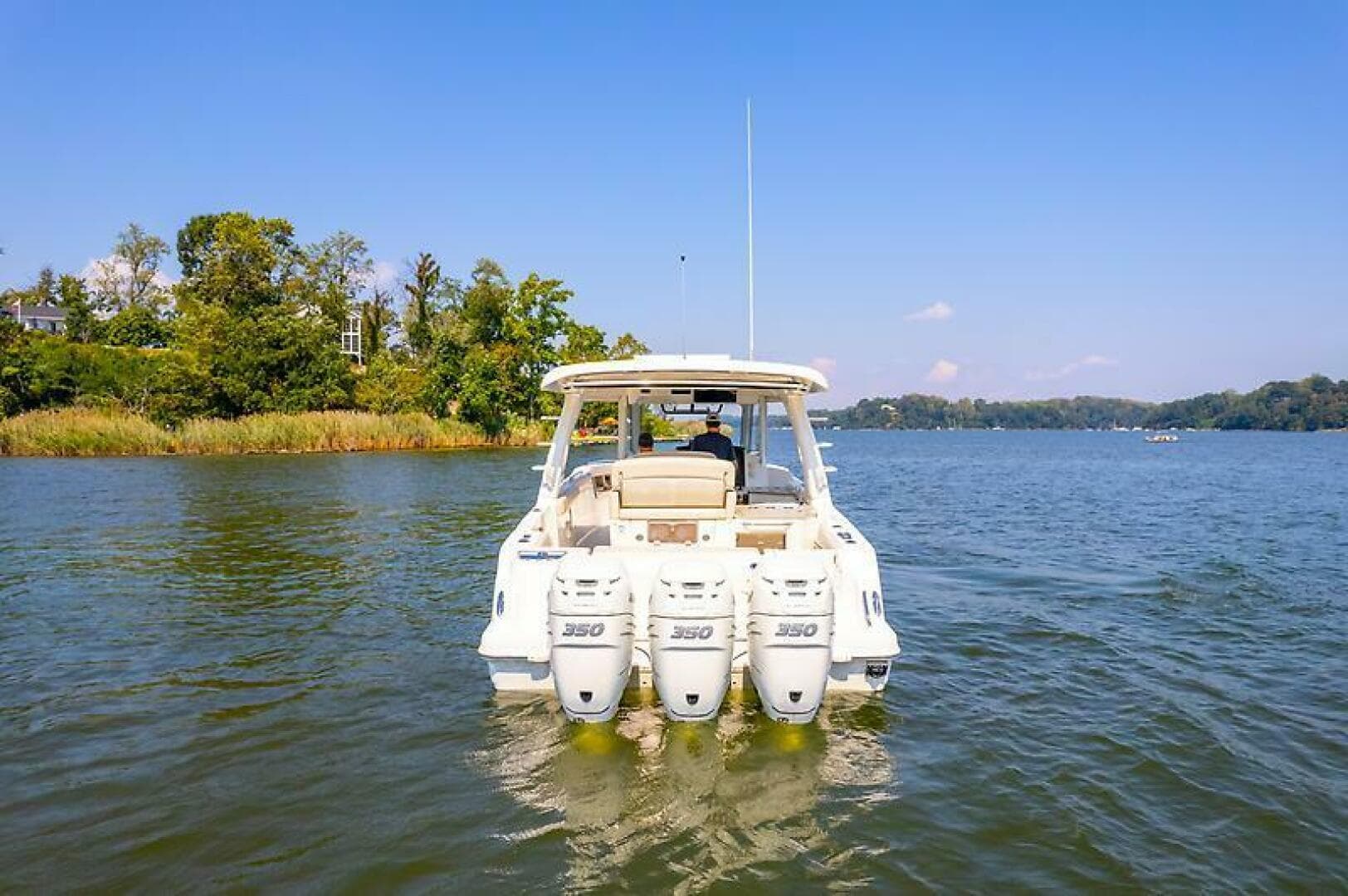 2018 Boston Whaler 350 Realm — photo 20