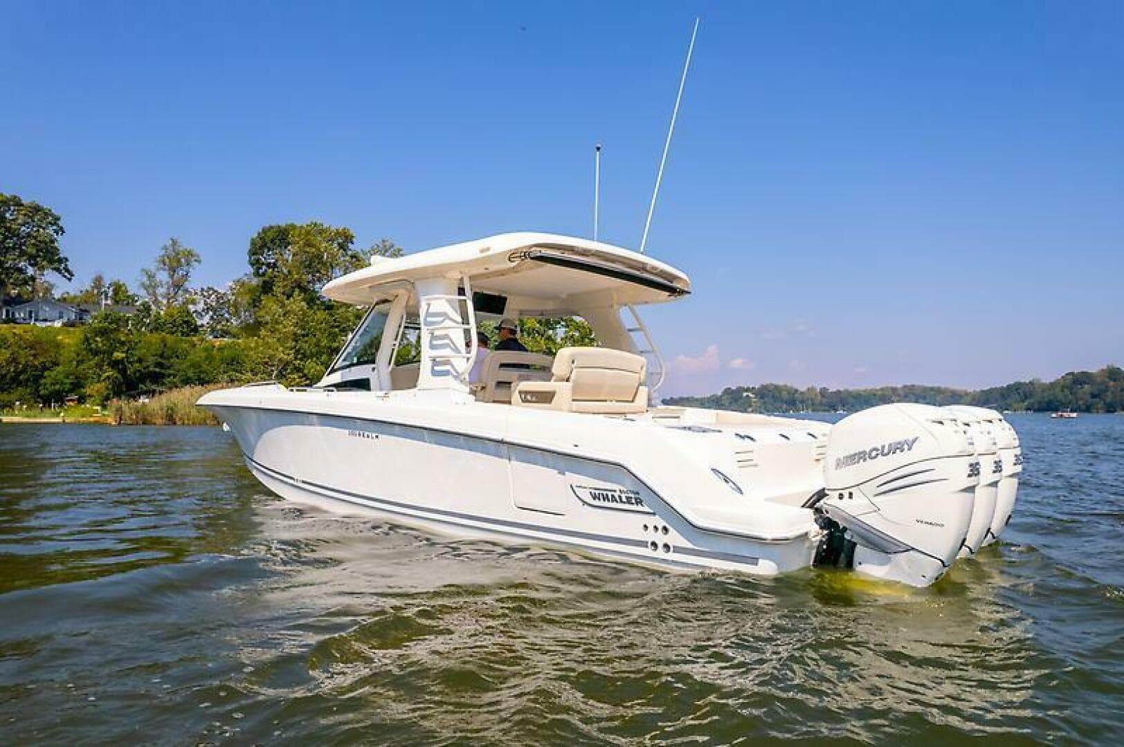 2018 Boston Whaler 350 Realm — photo 23