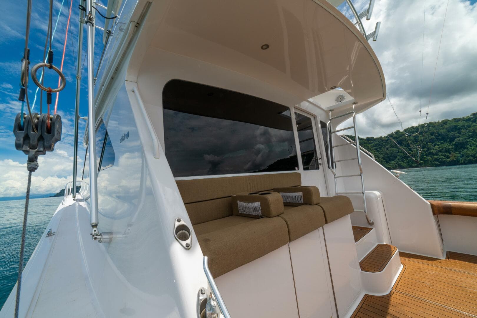 2004 Viking 61 Convertible — photo 85