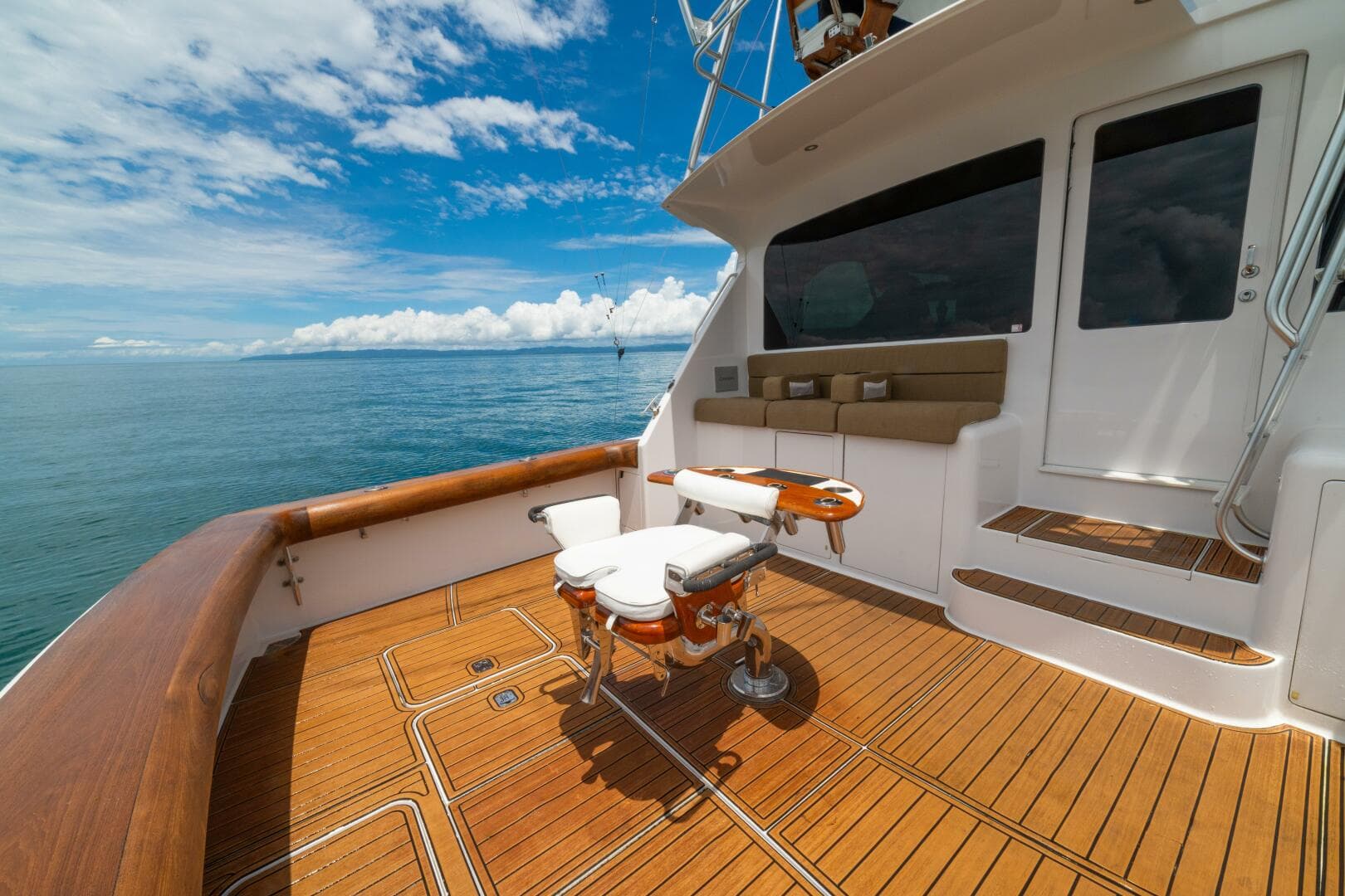 2004 Viking 61 Convertible — photo 82