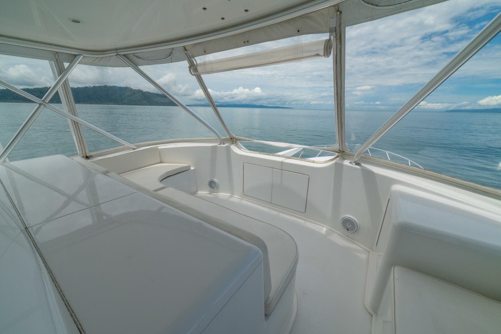 2004 Viking 61 Convertible — photo 16