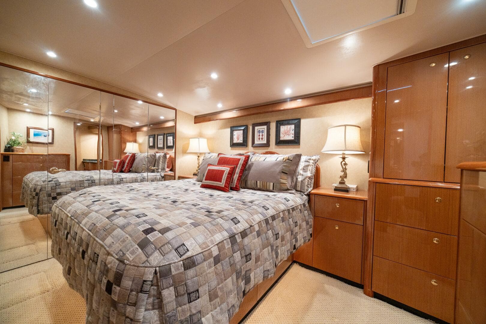 2004 Viking 61 Convertible — photo 35