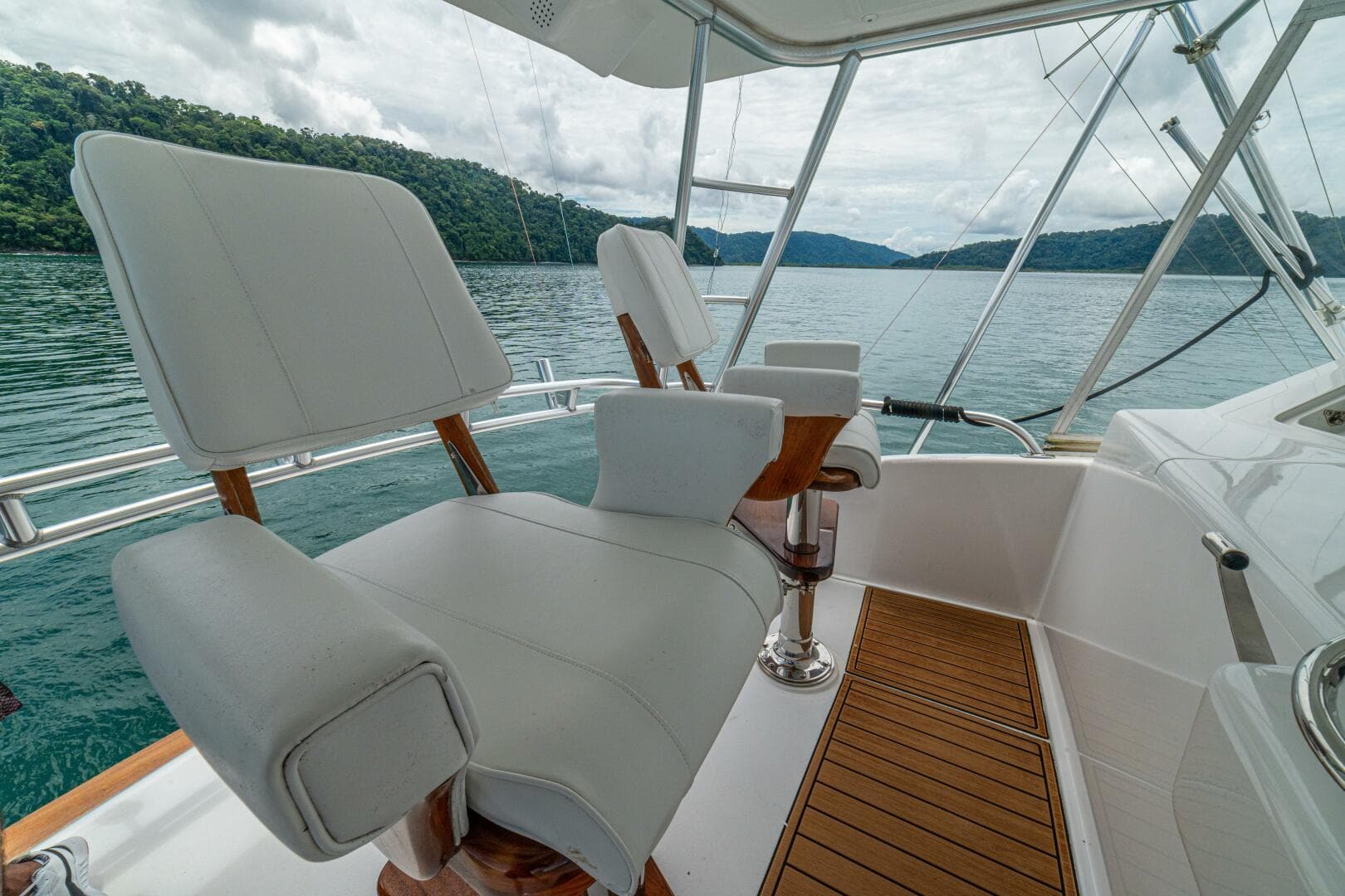 2004 Viking 61 Convertible — photo 10