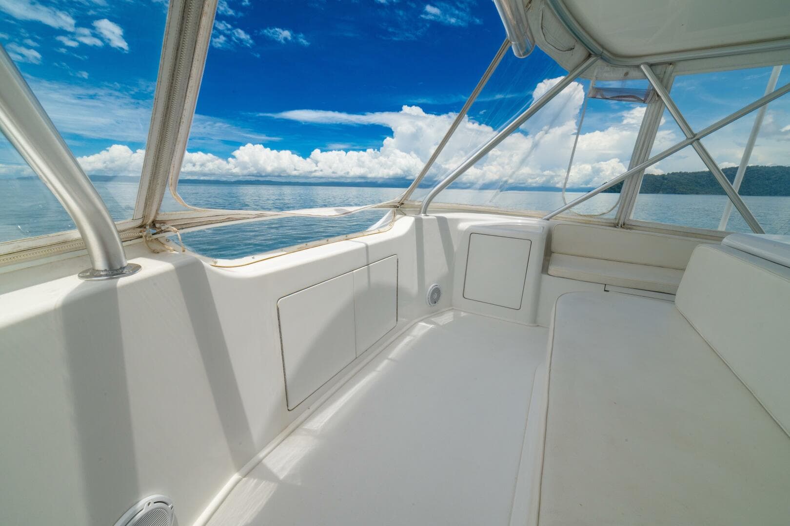 2004 Viking 61 Convertible — photo 19