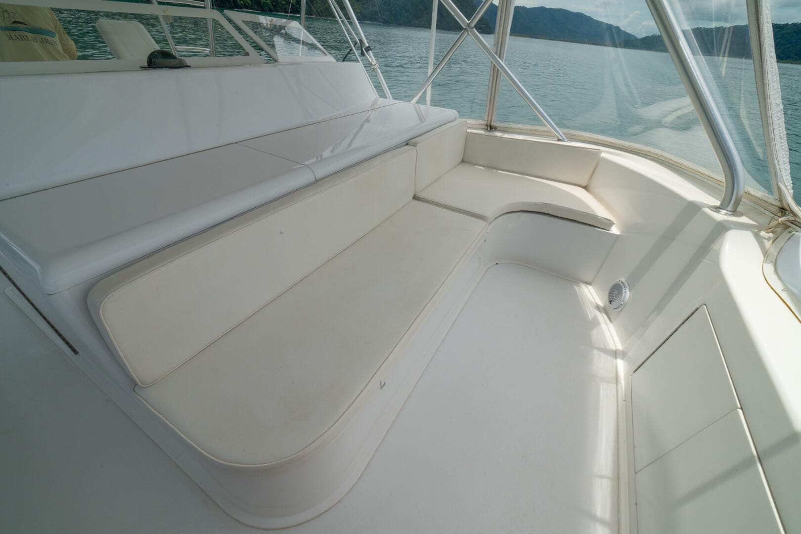 2004 Viking 61 Convertible — photo 18